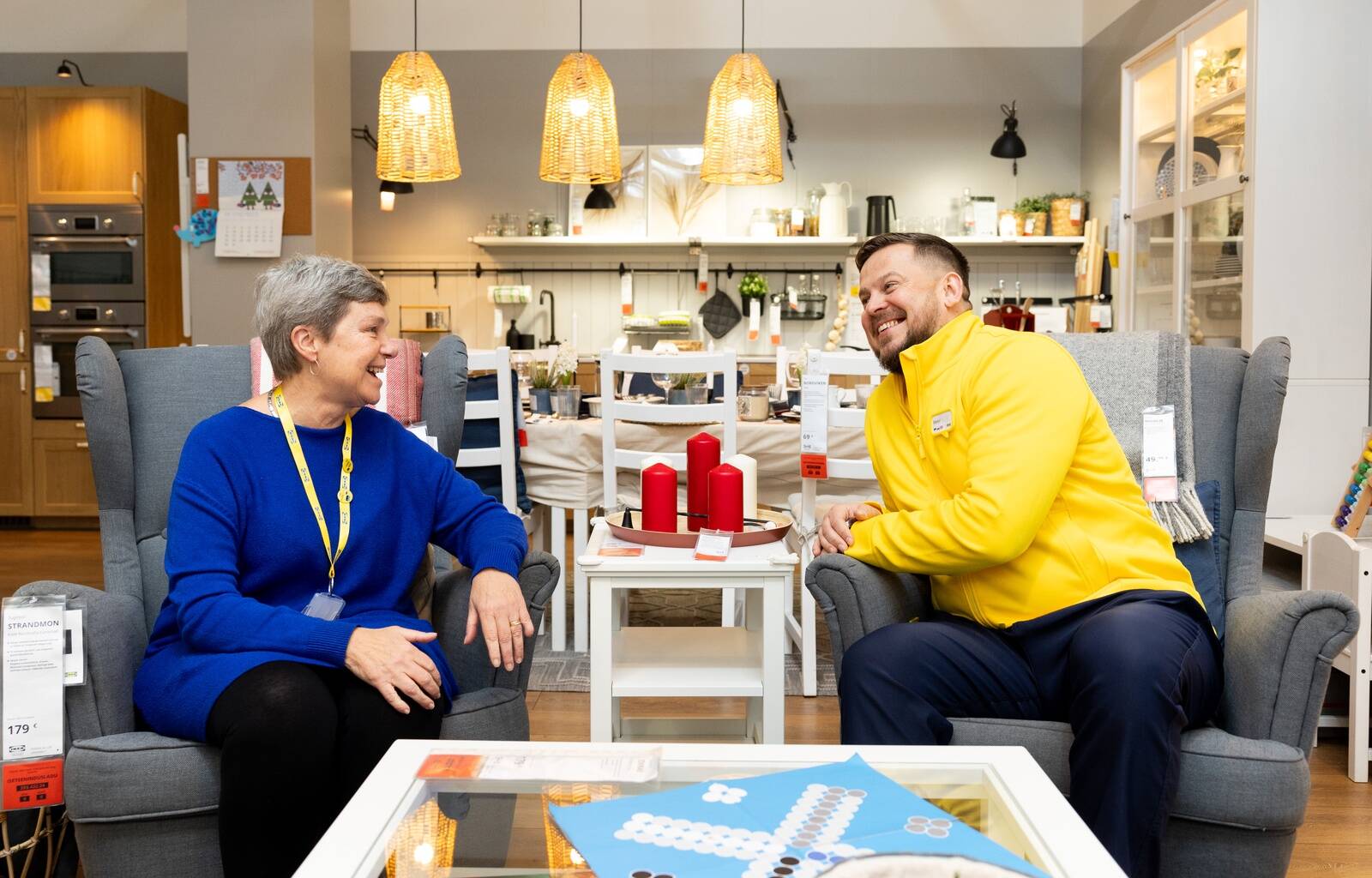 IKEA Eesti turu juht Marko Põder ja Inter IKEA laienemisjuht Maria Johansson rõõmustasid tehingu üle. Inter IKEA kontsern sai oma Baltimaade üksusega oluliselt lähedasemaks.