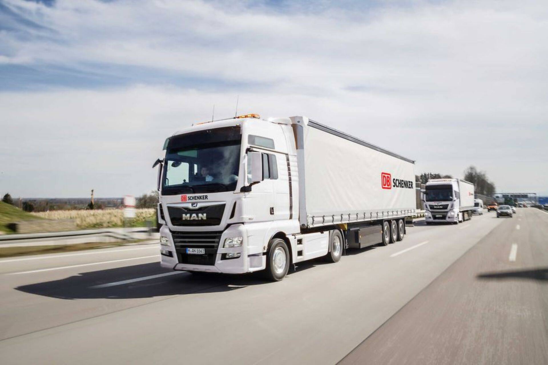 Euroopas arendatava juhita “Truck Platooning” süsteemiga kavatseb esimesena maanteele tulla MAN koos Schenkeriga.