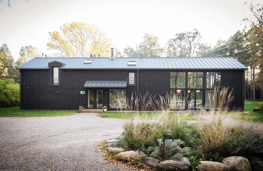 Hõbekala puhkemajas ootavad sind männimets, meri ja liivarand. Foto: Meeli Küttim