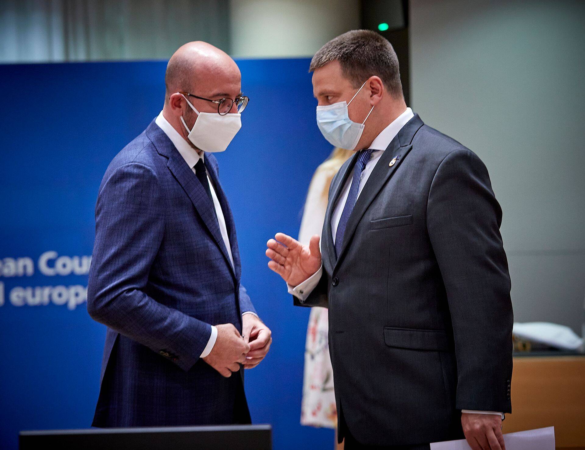 Kui Euroopa Liidu juhid panid juulis paika rekordiliselt suure eelarve, siis sümboliseeris maskide kandmine soovi ületada koroonakriis. Teine suur siht Ülemkogu eesistuja Charles Micheli ja peaminister Jüri Ratase ees oli Euroopa majandusemuutmine kliimasäästlikumaks.