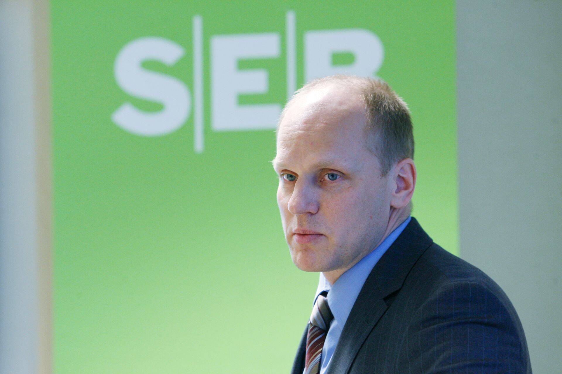 Indrek Holst.