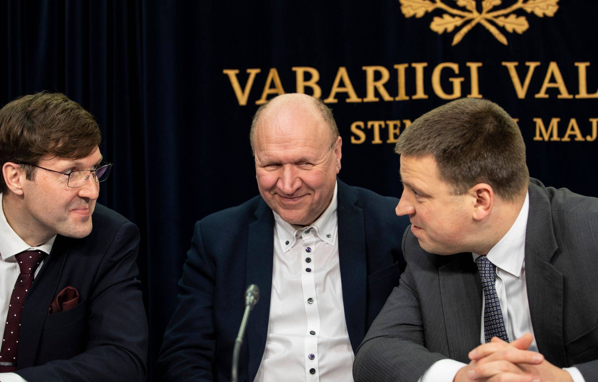 Kriisi lahendamisel paistis Ülemiste keskuse juhile Guido Pärnitsale silma EKRE juhtimisel lubaduste täitmine. Fotol vasakult rahandusminister Martin Helme (EKRE), siseminister Mart Helme (EKRE) ja peaminister Jüri Ratas (Keskerakond).