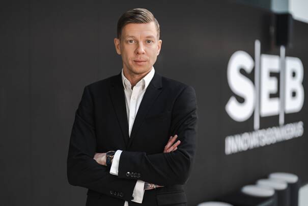 SEB ärisegmendi müügijuht Riho Treumuth räägib saates e-kaubanduse trendidest ja makselahendustest.