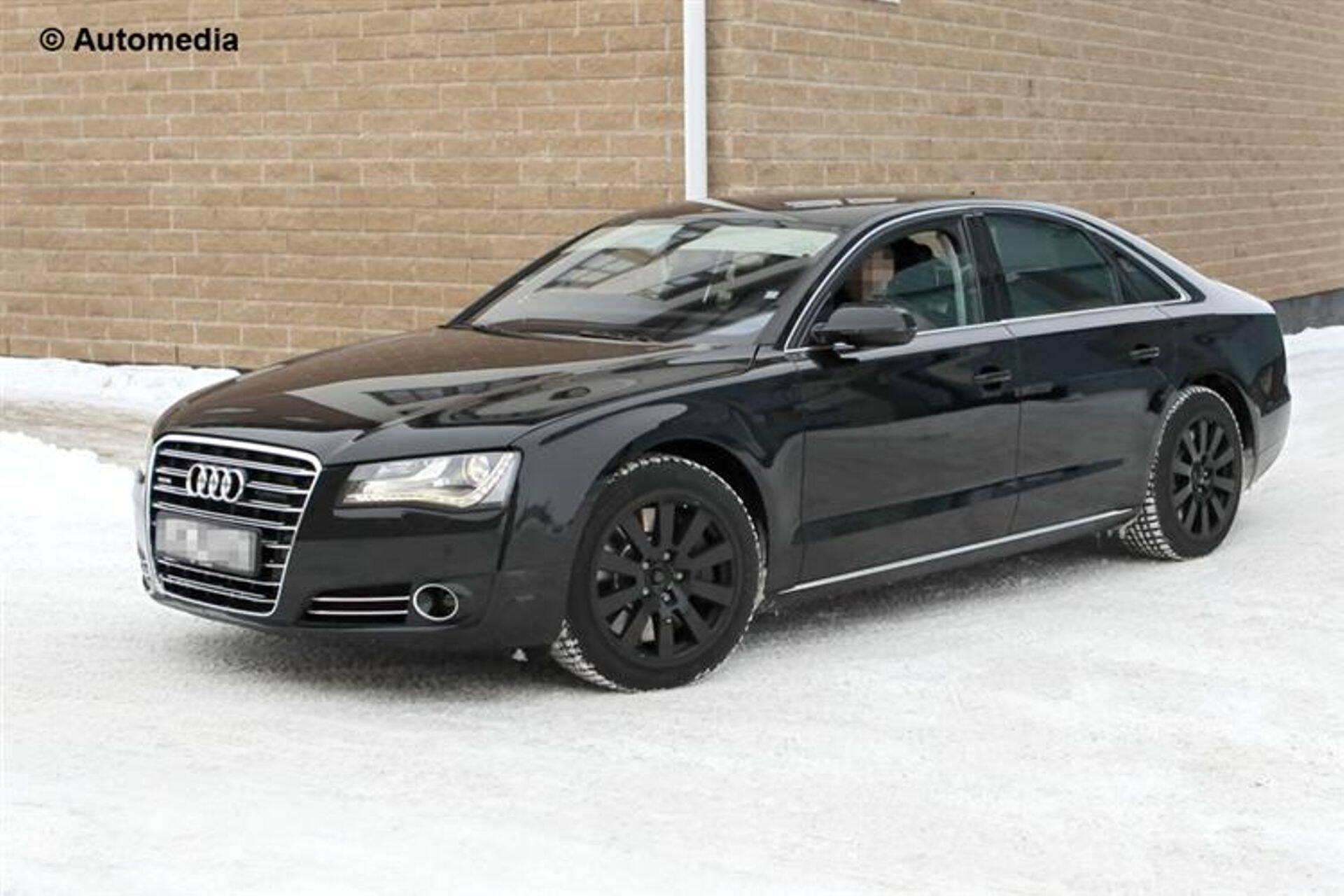 Uus Audi S8 Rootsis testimisel