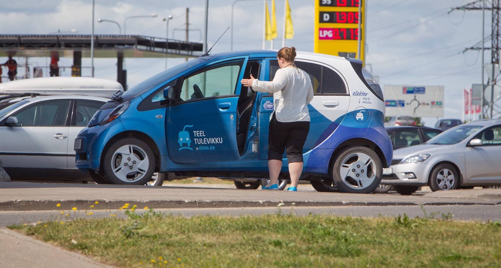 Idufirma Jälle juht Erki Ani avab saates “Cleantech”, kuidas ettevõtte vanade elektriautode akudest uut superasja teeb.