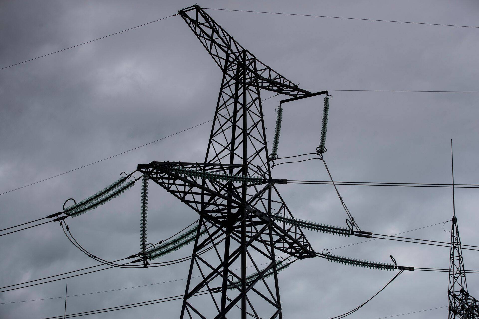 Эстония должна отключиться от российской сети к концу 2025 года, и до этого срока Elering должен построить три синхронных компенсатора.