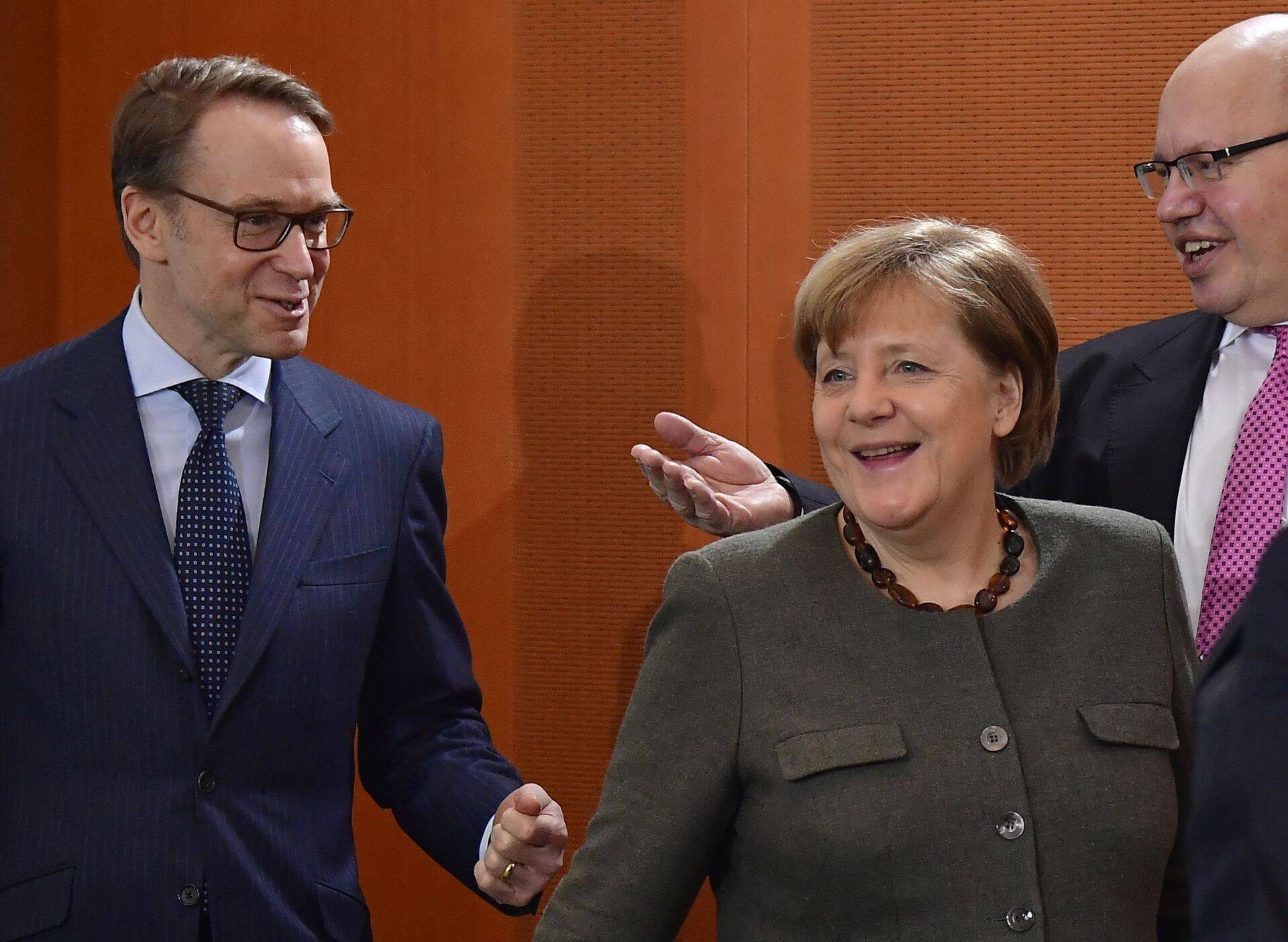 Saksa keskpankur Jens Weidmann (vasakul) võib peatselt avastada, et tema asemel otsitakse ELi tippjuhi kohta hoopis majandusminister Peter Altmaierile (paremal)