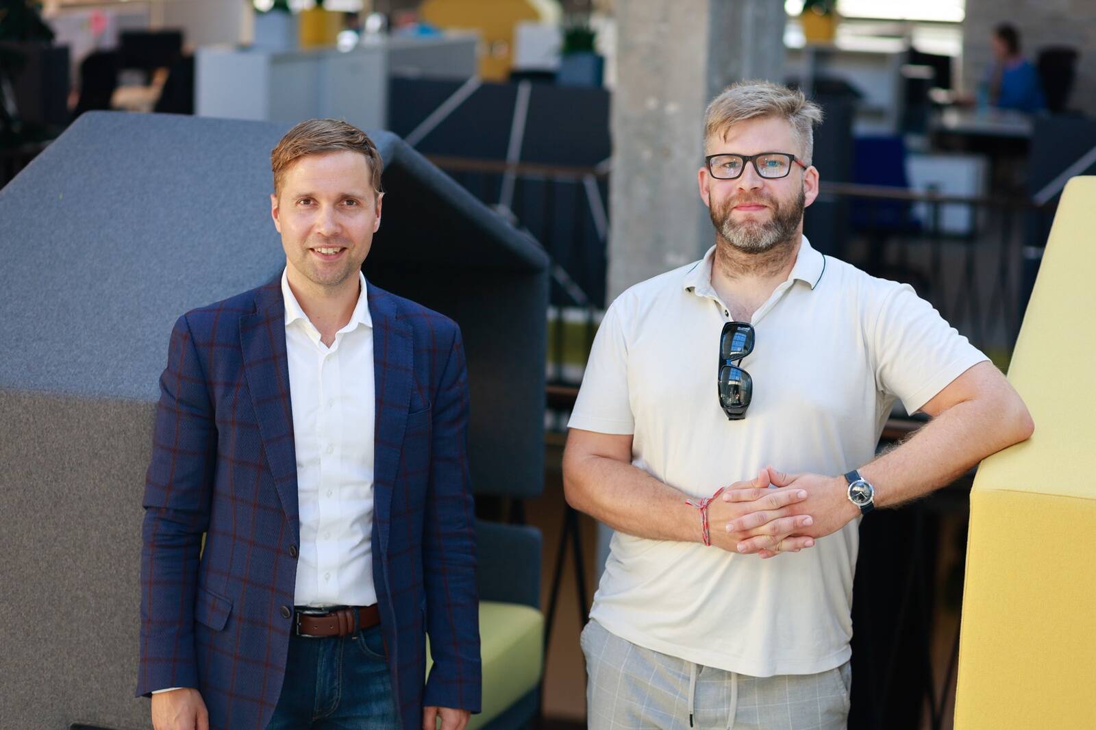Kliimaministeeriumi energeetika ja maavarade asekantsler Jaanus Uiga ning saatejuht Mart Valner.