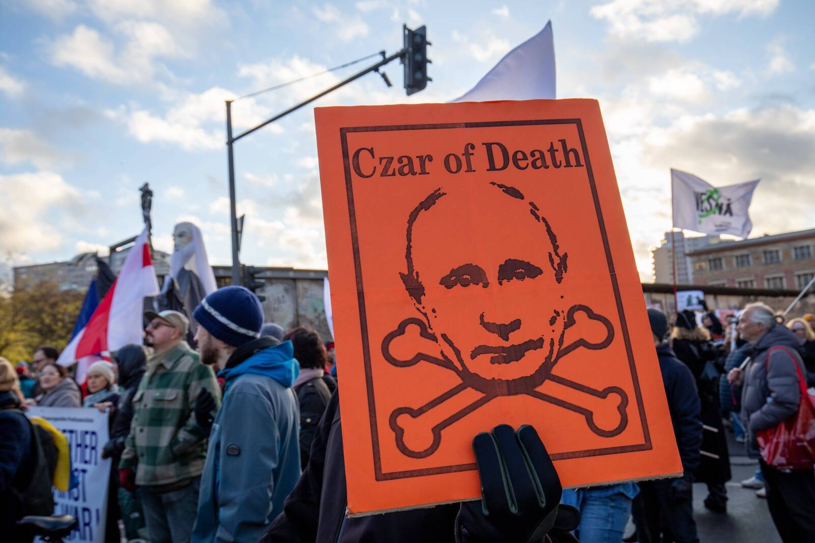 В Берлине 17 ноября прошел массовый антивоенный митинг, организованный российской оппозицией.