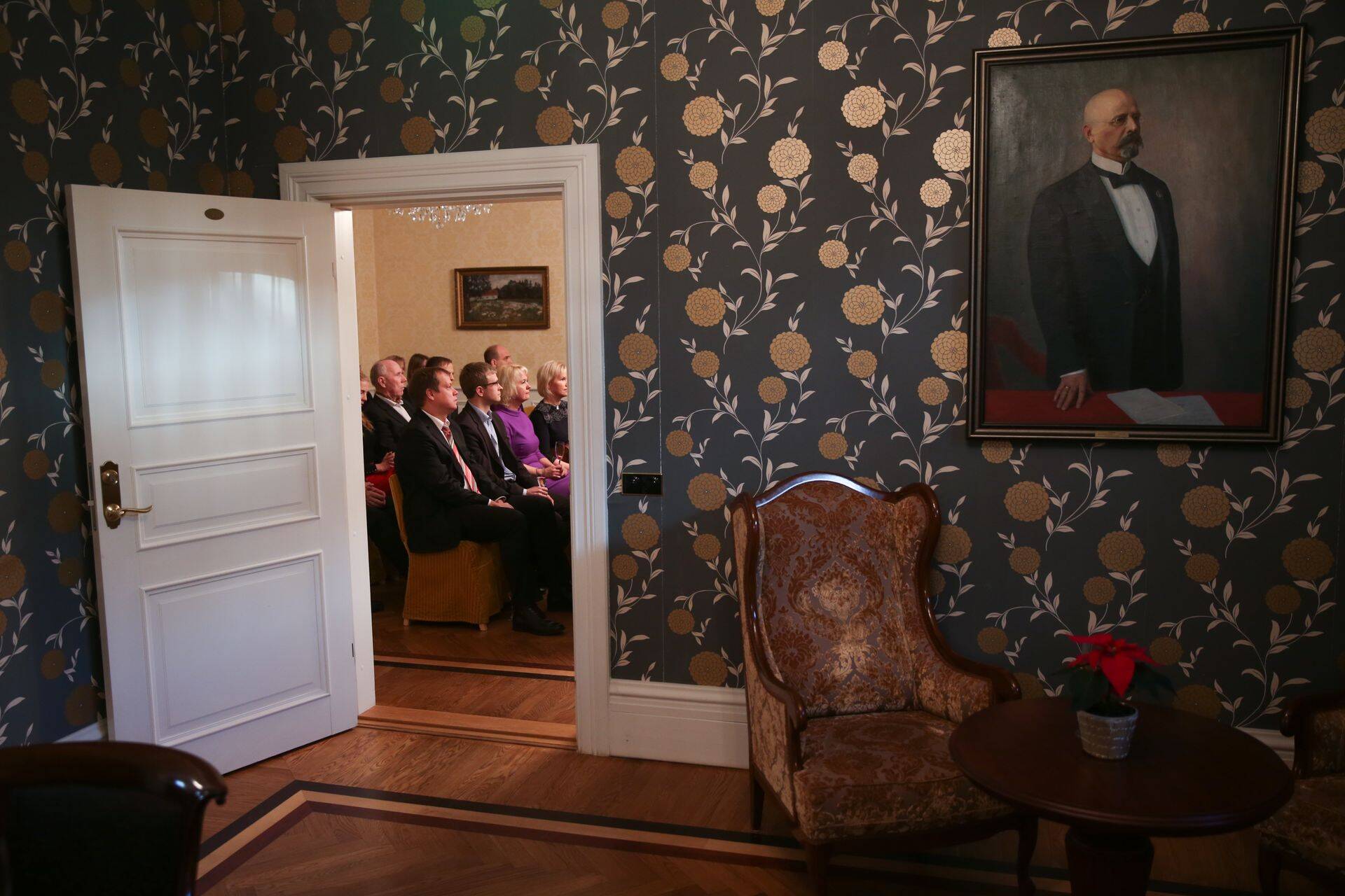 Linnavalitsus tunnustas Poska majas silmapaistvaid sponsoreid pikaajalise, kuld- või hõbesponsori tiitliga. sus tunnustab silmapaistvaid sponsoreid pikaajalise, kuld- või hõbesponsori tiitliga.