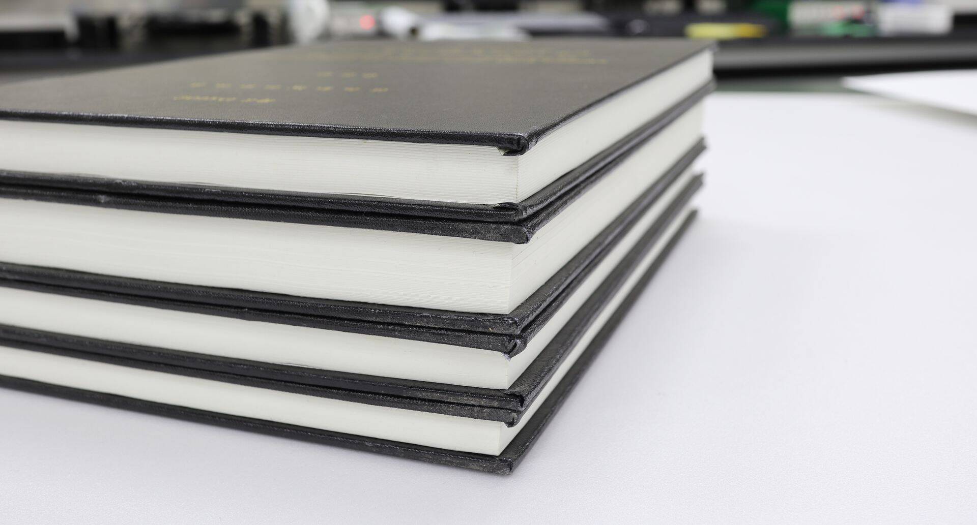 Fotol: kaante vahel doktoritöö.