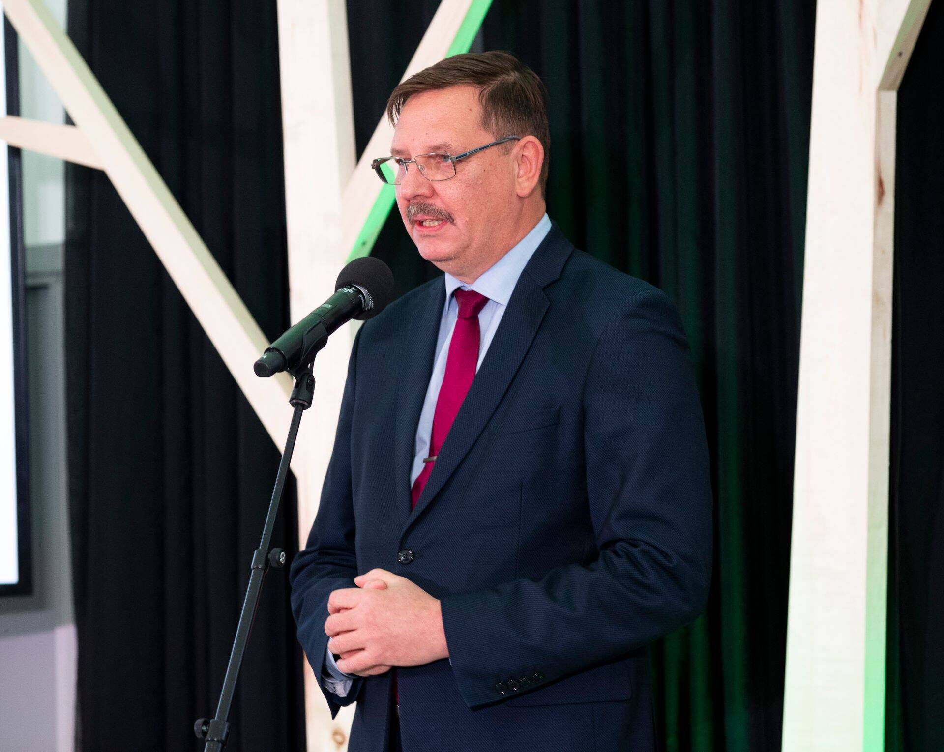 Majandusminister Taavi Aasa sõnul saab kevadeks selgeks, kas ühendameti loomine parandab transpordi teenuseid või mitte.