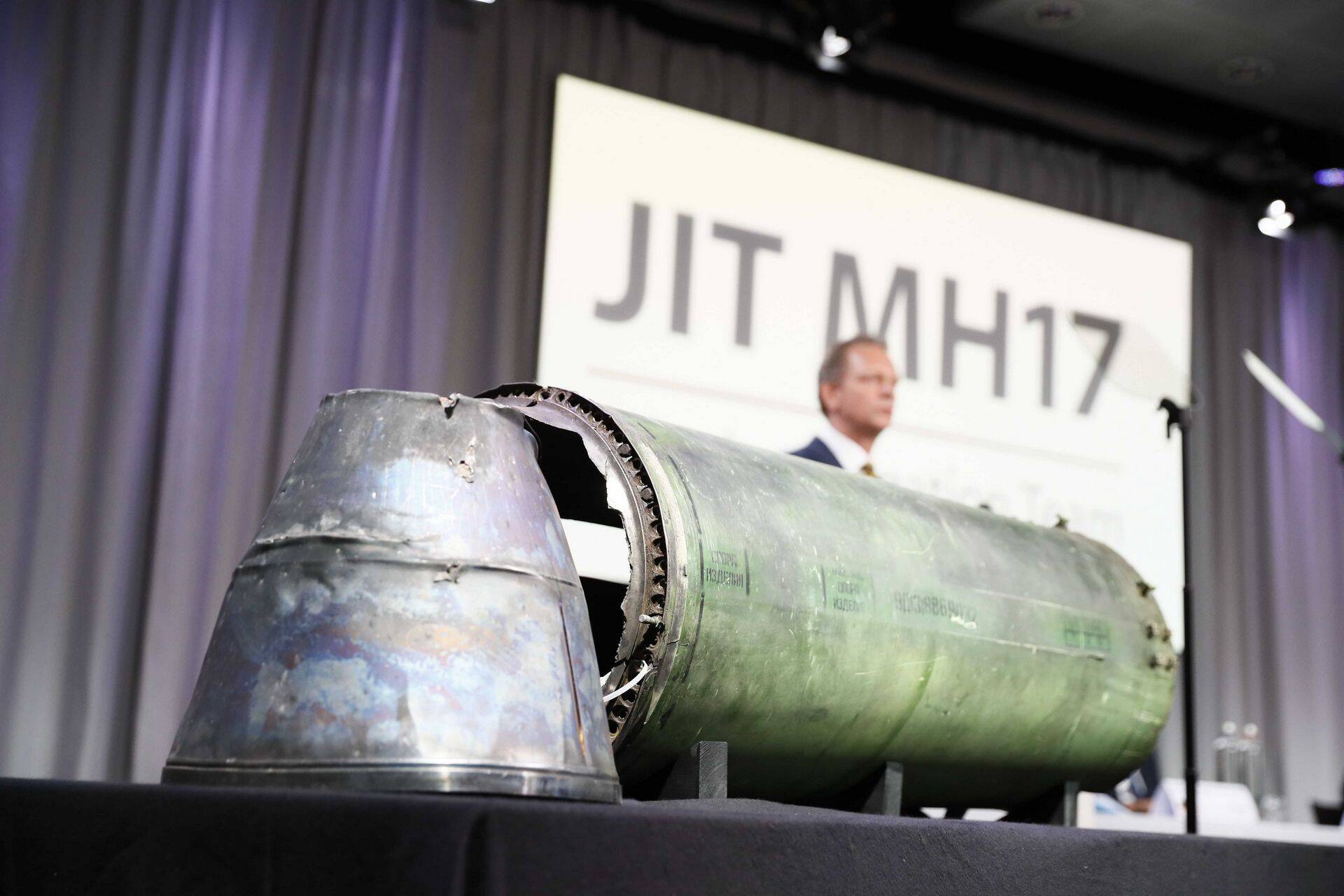 Rahvusvaheline uurimisrühm tõi Haagis pressikonverentsil välja oma menetluse tulemused. Avalikkusele näidati ka kahjustatud raketti.