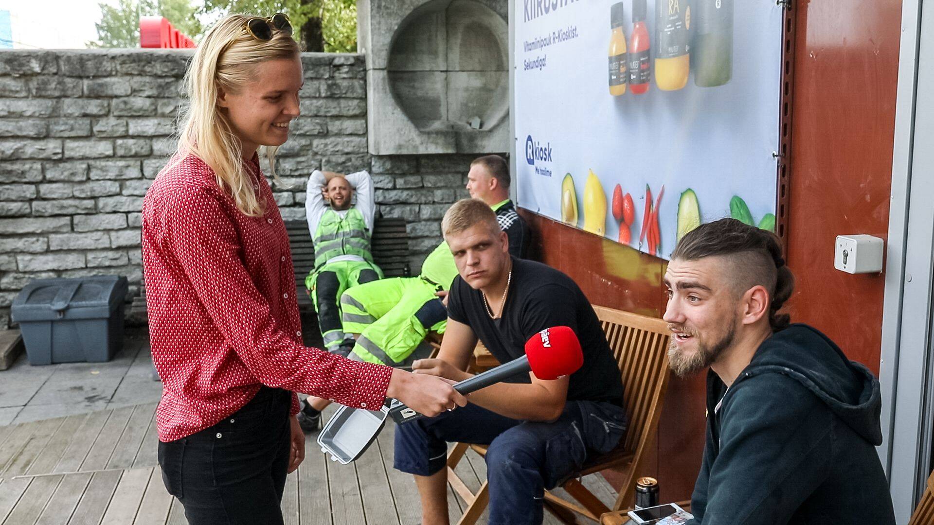 Äripäeva tänavaküsitluse kõrval tegi Äripäeva börsitoimetus investeerimishuviliste lugejate seas mahuka küsitluse selle kohta, mida plaanivad lugejad oma teise samba pensionirahaga teha. Kokku 500 vastaja põhjal tehtud järeldusi ja vastajate ideid saab lugeda Äripäevast juba homme.