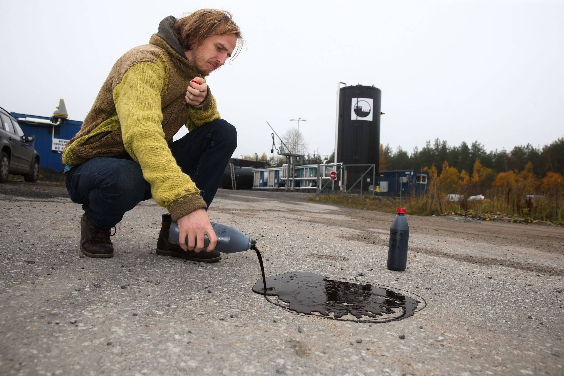 Järvamaa parima palgaga ettevõte toodab teedeehituseks vajalikku materjali. Fotol ettevõtet pikalt juhtinud Marek Koit 2014. aastal Paide vallas Sillaotsa külas.